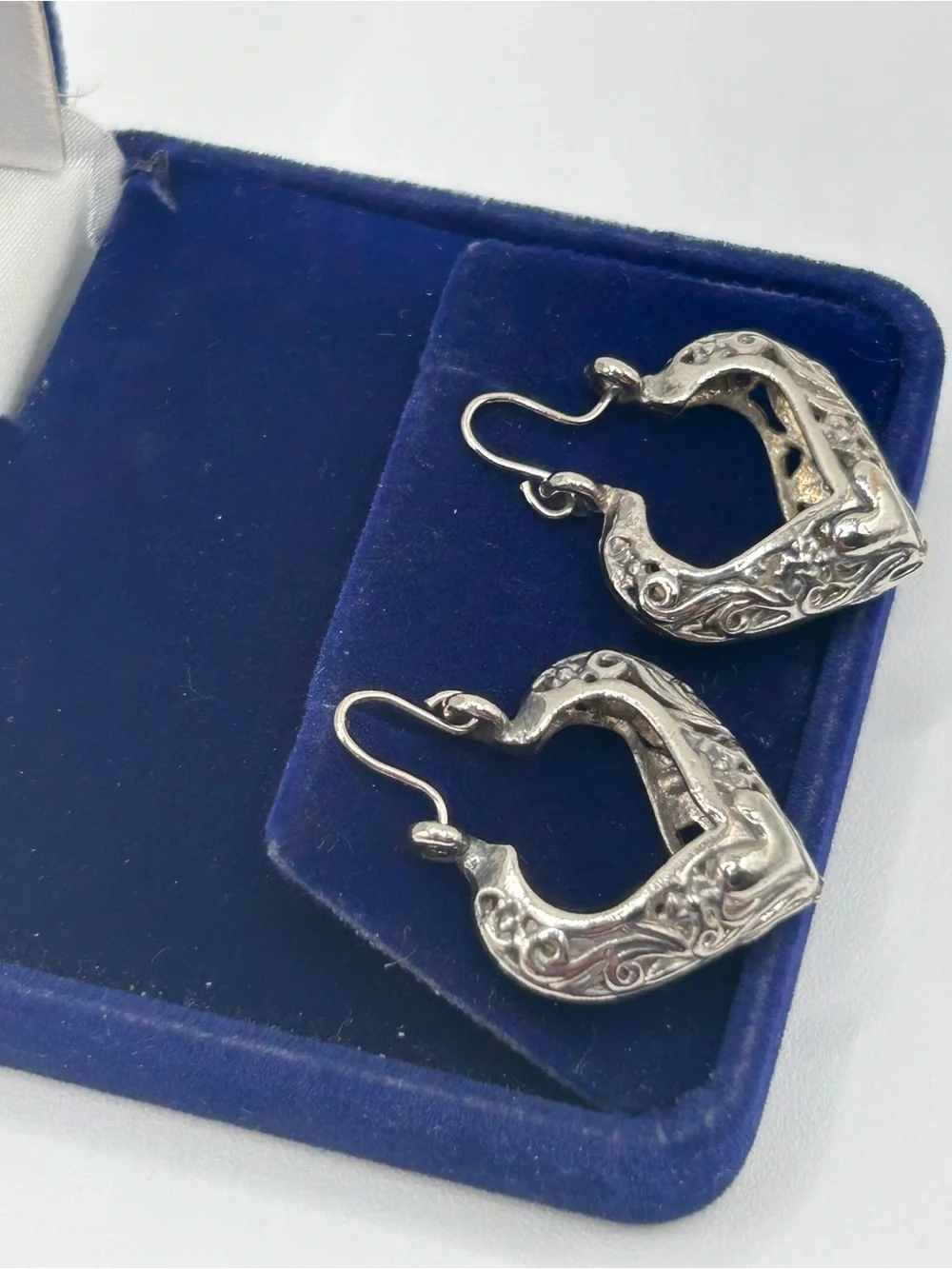 Vintage Intricate Heart-Shaped Silver Drop Earrings - Women's Jewelry